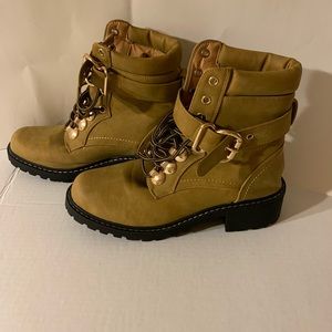 Royal Gold Boots with Gold buckle Must Have These